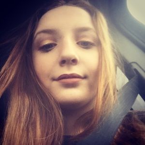 Meet your Posher, Leah